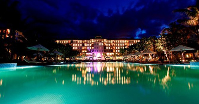 Hai khách sạn “khủng” của Vingroup nhận giải quốc tế